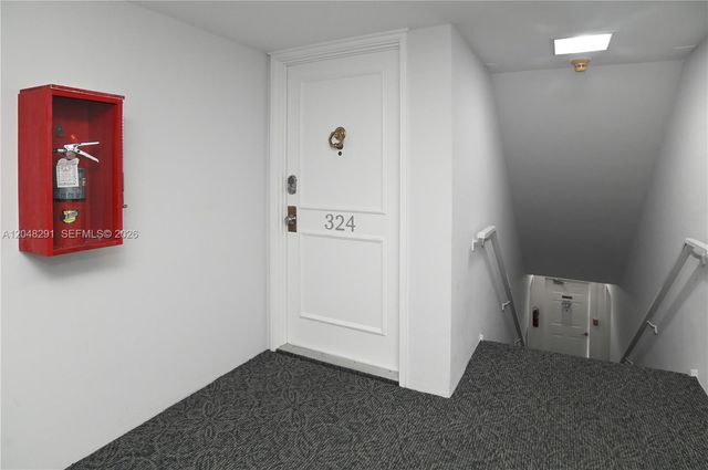 130 Cypress Club Dr 324, Pompano Beach, FL 33060