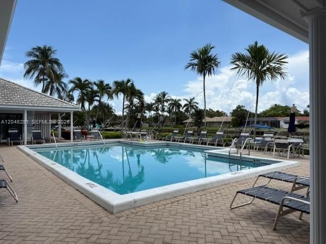 130 Cypress Club Dr 324, Pompano Beach, FL 33060