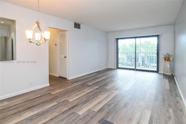 130 Cypress Club Dr 324, Pompano Beach, FL 33060