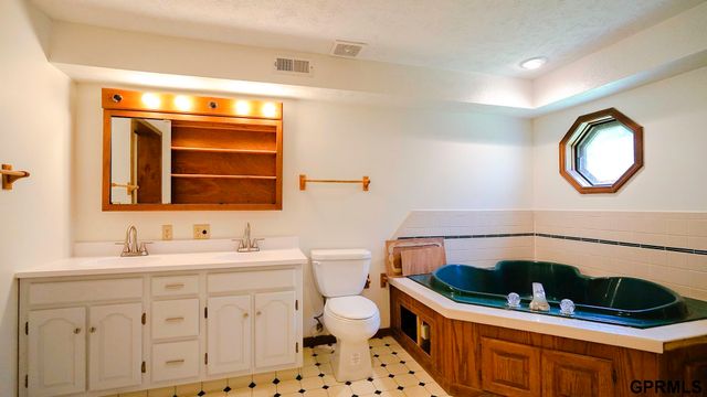 13106 S 24 Street, Bellevue, NE 68123