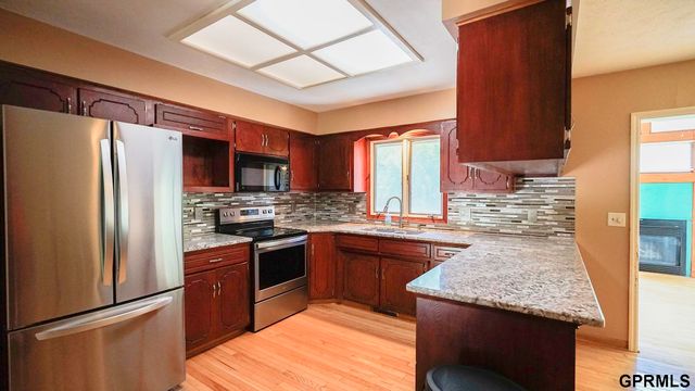 13106 S 24 Street, Bellevue, NE 68123