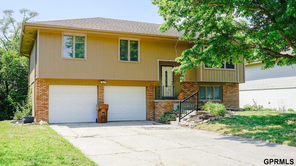 13106 S 24 Street, Bellevue, NE 68123