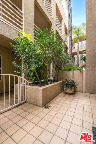 10629 Woodbridge Street 102, Toluca Lake, CA 91602