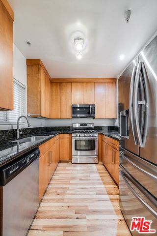 10629 Woodbridge Street 102, Toluca Lake, CA 91602