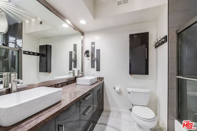 10629 Woodbridge Street 102, Toluca Lake, CA 91602