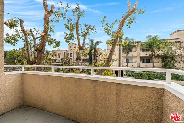10629 Woodbridge Street 102, Toluca Lake, CA 91602