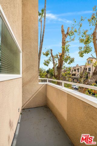 10629 Woodbridge Street 102, Toluca Lake, CA 91602