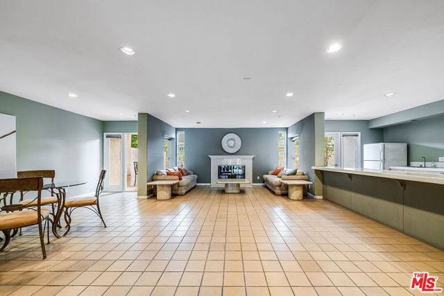 10629 Woodbridge Street 102, Toluca Lake, CA 91602