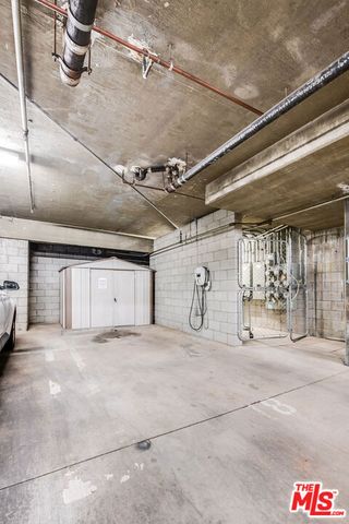 10629 Woodbridge Street 102, Toluca Lake, CA 91602