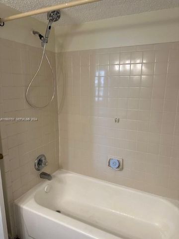 4421 W Mcnab Road 10, Pompano Beach, FL 33069