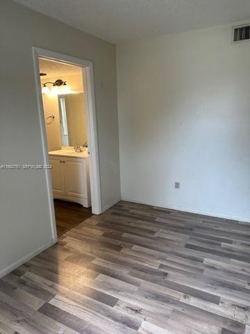 4421 W Mcnab Road 10, Pompano Beach, FL 33069