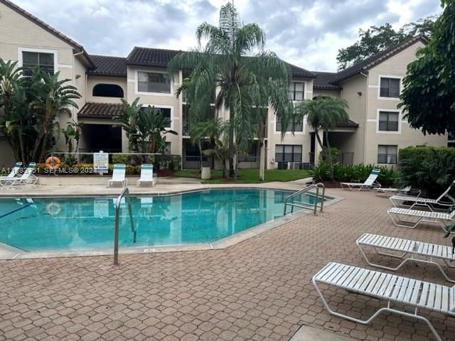 4421 W Mcnab Road 10, Pompano Beach, FL 33069
