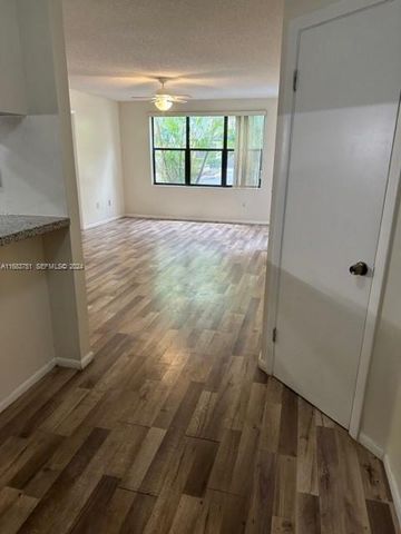 4421 W Mcnab Road 10, Pompano Beach, FL 33069
