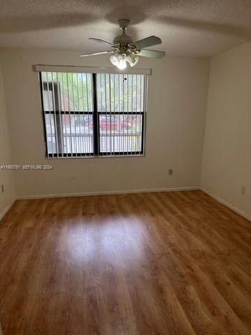 4421 W Mcnab Road 10, Pompano Beach, FL 33069