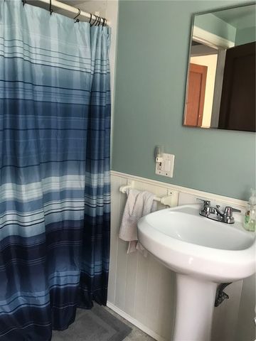 20 St. James Road, Narragansett, RI 02896