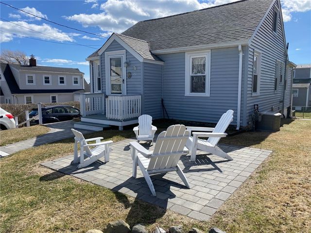 20 St. James Road, Narragansett, RI 02896