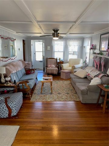 20 St. James Road, Narragansett, RI 02896
