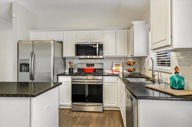2111 Kimra LN, Cedar Park, TX 78613