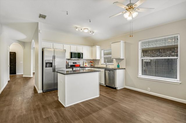 2111 Kimra LN, Cedar Park, TX 78613
