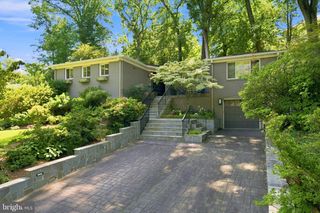 3080 N OAKLAND ST, Arlington, VA 22207