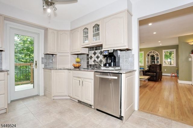 20 Linnea Pl, Ringwood Boro, NJ 07456