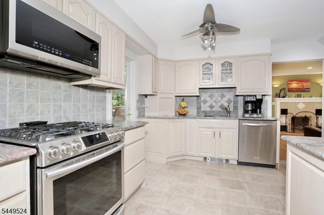20 Linnea Pl, Ringwood Boro, NJ 07456