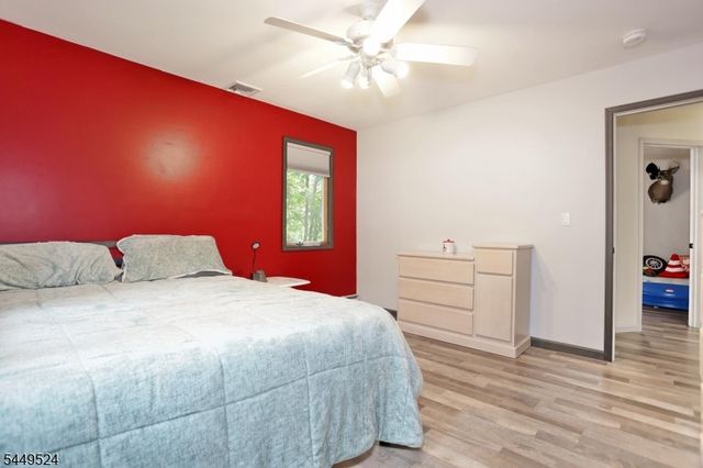 20 Linnea Pl, Ringwood Boro, NJ 07456
