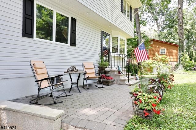 20 Linnea Pl, Ringwood Boro, NJ 07456