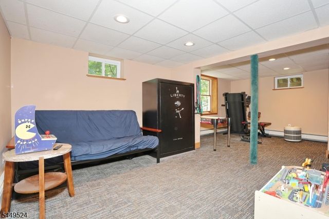 20 Linnea Pl, Ringwood Boro, NJ 07456