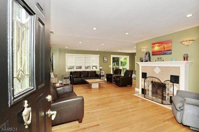 20 Linnea Pl, Ringwood Boro, NJ 07456