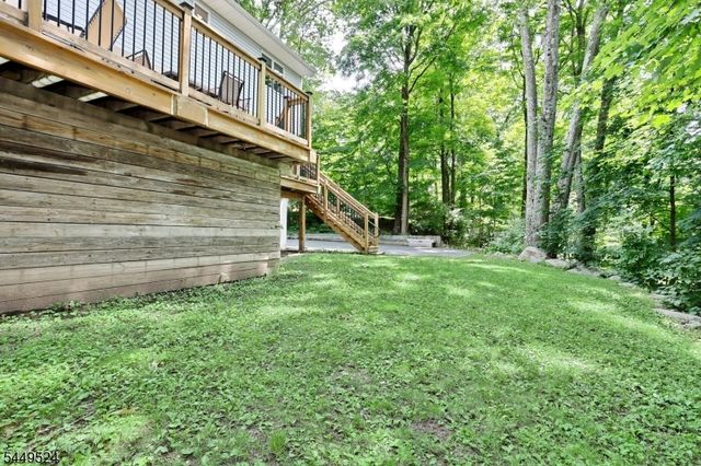 20 Linnea Pl, Ringwood Boro, NJ 07456