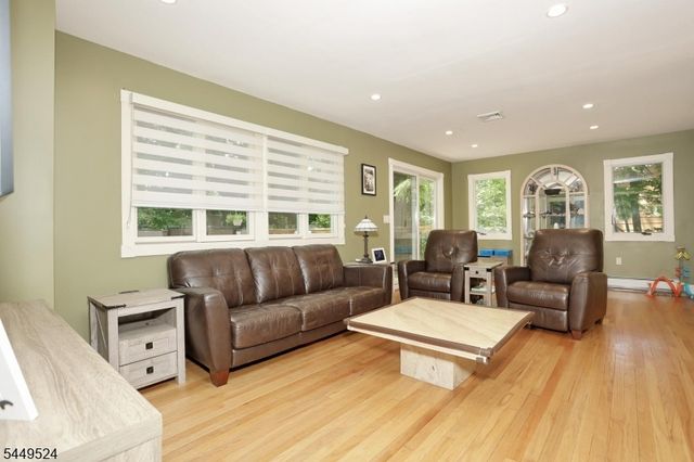 20 Linnea Pl, Ringwood Boro, NJ 07456
