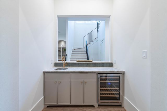 1719 Candlelight Lane, Houston, TX 77018