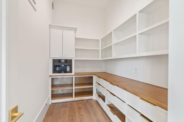 1719 Candlelight Lane, Houston, TX 77018