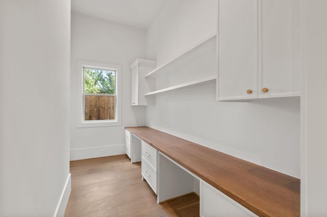 1719 Candlelight Lane, Houston, TX 77018