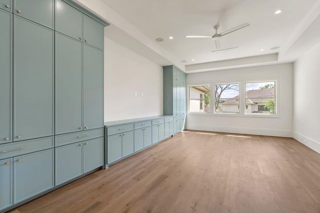 1719 Candlelight Lane, Houston, TX 77018