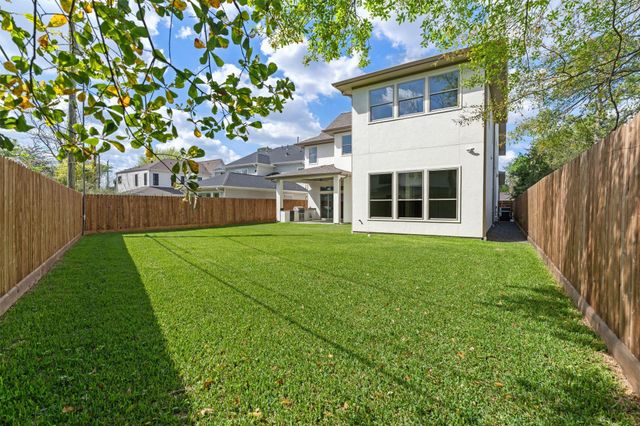 1719 Candlelight Lane, Houston, TX 77018