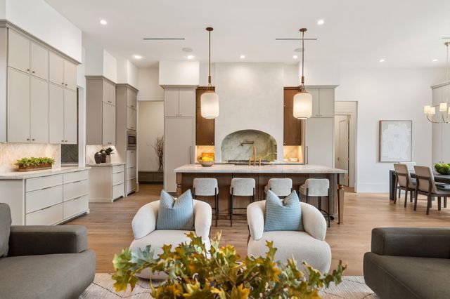 1719 Candlelight Lane, Houston, TX 77018