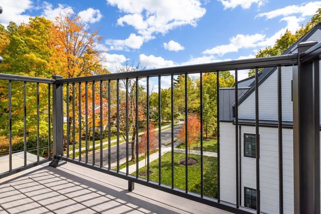 6 Floral St 6, Newton, MA 02461