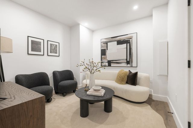 6 Floral St 6, Newton, MA 02461