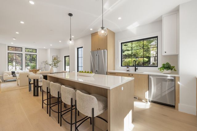 6 Floral St 6, Newton, MA 02461
