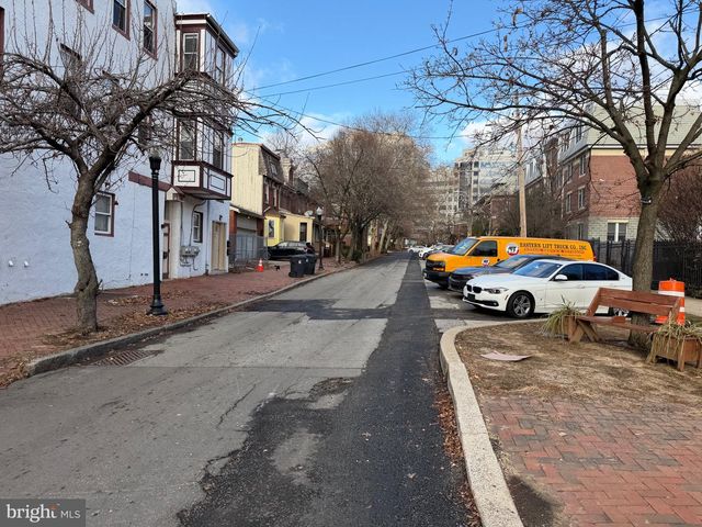 801 W 9TH ST, Wilmington, DE 19801