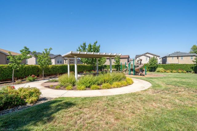 2340 Shining Star Way, Redding, CA 96003