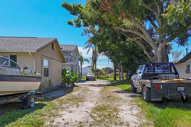 2210,2212,2214 PARK ROAD, Venice, FL 34293