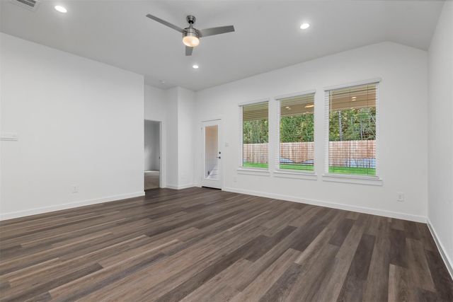 1069 Dancing Feather Street, Montgomery, TX 77316