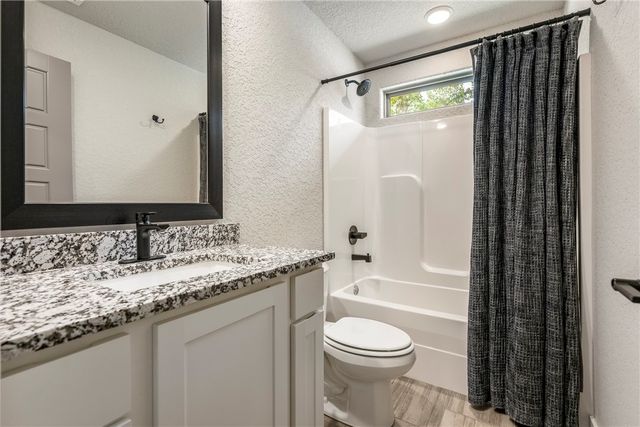 3 Bridle Circle, Bella Vista, AR 72715