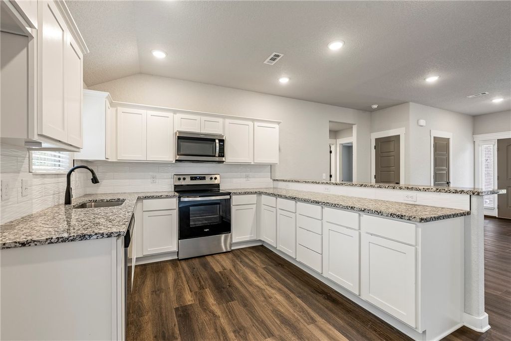 3 Bridle Circle, Bella Vista, AR 72715