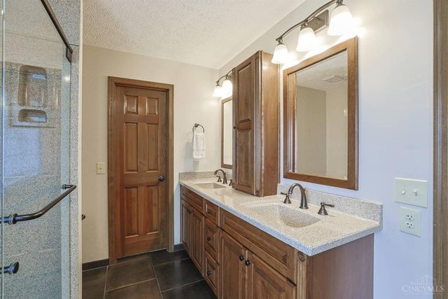 5445 Creek Bend Drive, West Chester, OH 45069