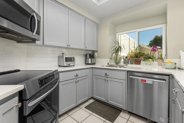 17926 Cassia Pl, San Diego, CA 92127