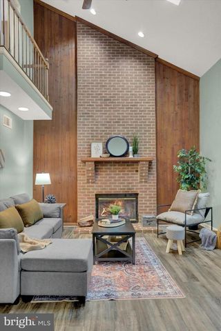 1719 BENNINGTON DR, Harrisburg, PA 17112